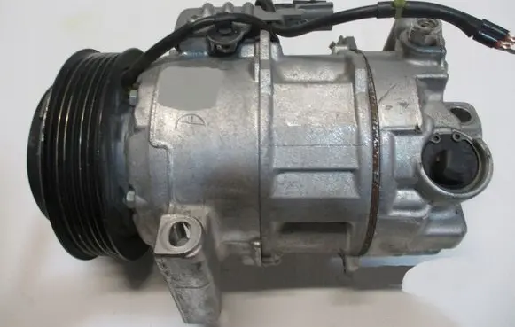 Nissan Qashqai Air conditioning (A/C) compressor (pump) 926004EBRA