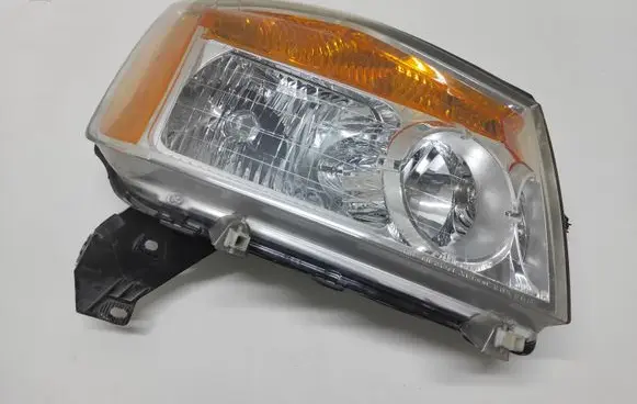 Nissan Titan Headlight/headlamp BX05RE2529