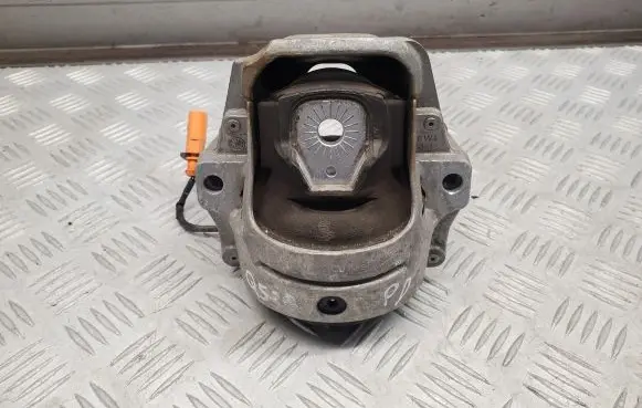Audi Q5 SQ5 Engine mount bracket 8R0199381AA 8R0199381