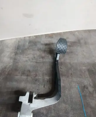 Volkswagen PASSAT B5 Accelerator throttle pedal 8D1721316D