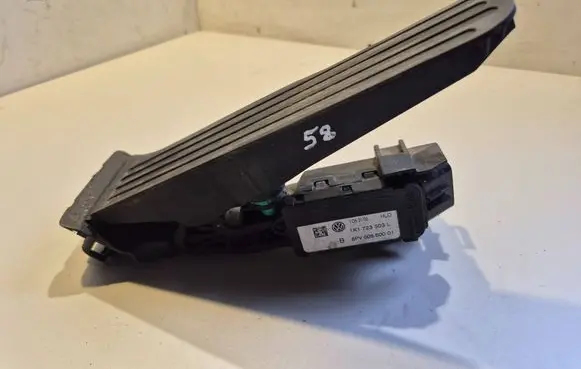 Skoda Octavia Mk2 (1Z) Accelerator throttle pedal 1K1723503L