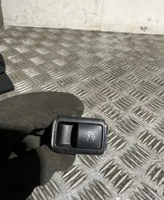 Mercedes-Benz E C207 W207 Tailgate opening switch A2128204410