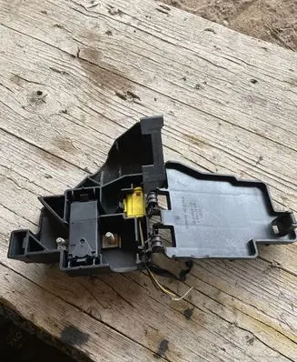 Audi A8 S8 D3 4E Battery relay fuse 7L0915457A 514160007