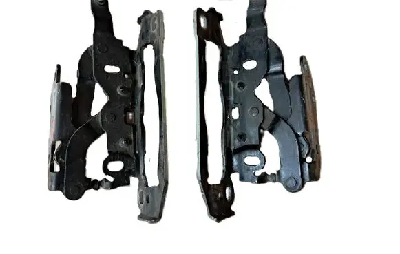 Mercedes-Benz C AMG W204 Engine bonnet/hood hinges A2048800728