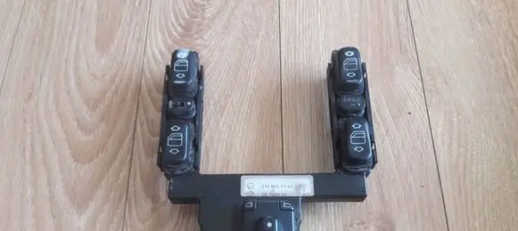 Mercedes-Benz E W210 Electric window control switch 2108211151