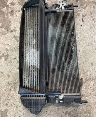 Volvo V50 Radiator set 31356000 9M519L440