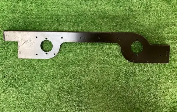Land Rover Defender Fender mounting bracket SS3NV