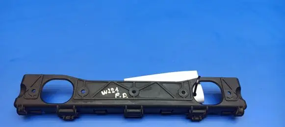 Mercedes-Benz S W221 Fender mounting bracket A2216980162