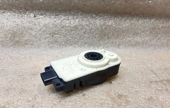 BMW 5 G30 G31 G38 Radiator active air flap actuator 5811R1001