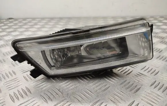 Volkswagen PASSAT B7 USA Front fog light