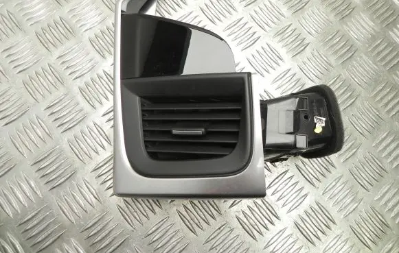 Jaguar I-Pace Rear air vent grill J9D3018B08AB T5922