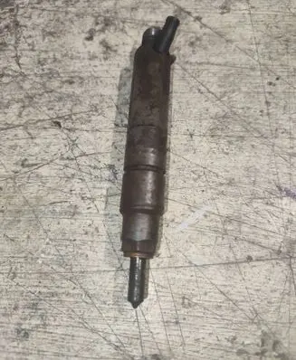 Fuel injector