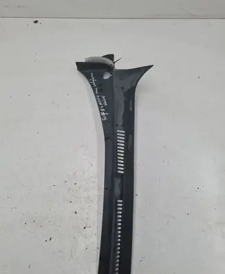 Volkswagen Golf Plus Wiper trim 5M0819403B