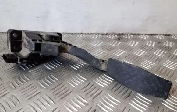 Opel Zafira A Accelerator throttle pedal 0281002298