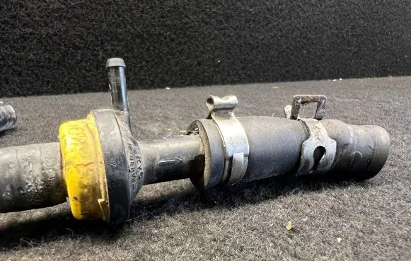 Brake vacuum hose/pipe