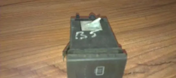 Windscreen/window heater switch