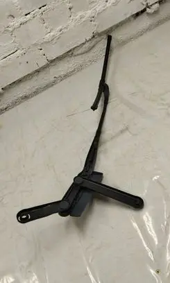 Windshield/front glass wiper blade