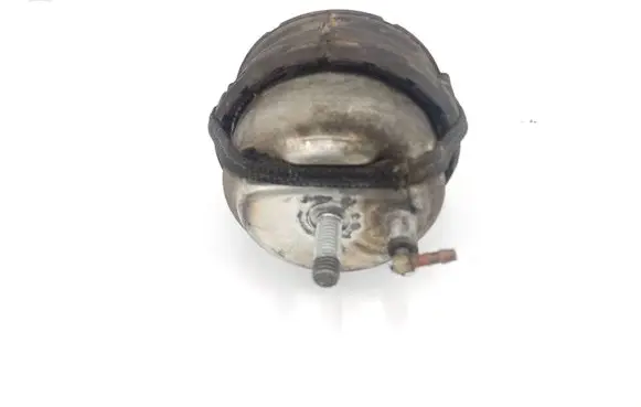 Engine mount bracket
