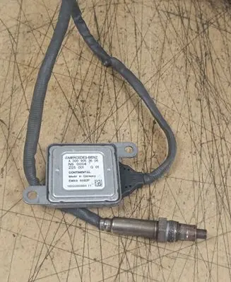 Mercedes-Benz E C207 W207 Lambda probe sensor A0009053606
