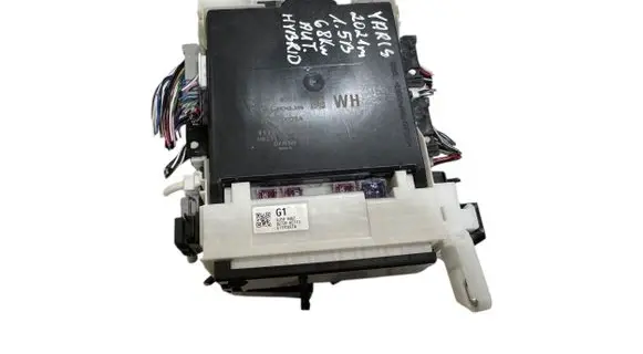 Toyota Yaris XP210 Comfort/convenience module 89221K0020 MB2381008363