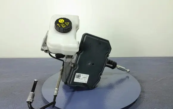 Audi Q7 4M Brake booster 4M0614105T