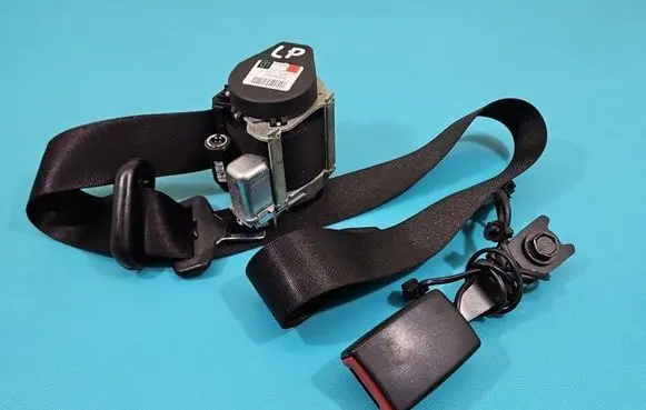 Mitsubishi Colt CZ3 Front seatbelt 606844000 IMPRK1480602