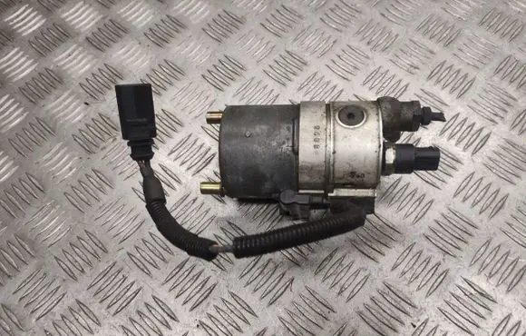 Audi A6 S6 C5 4B Vacuum pump 8E0614175D