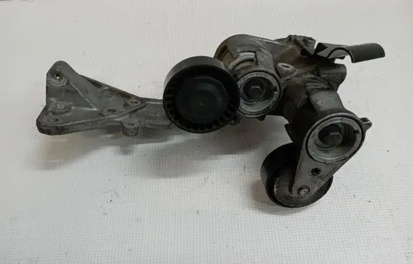 Volvo V50 Generator/alternator bracket 30750940