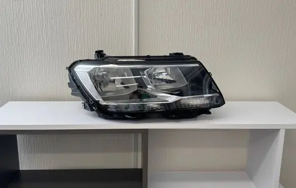 Volkswagen Tiguan Headlight/headlamp 5NB941006B