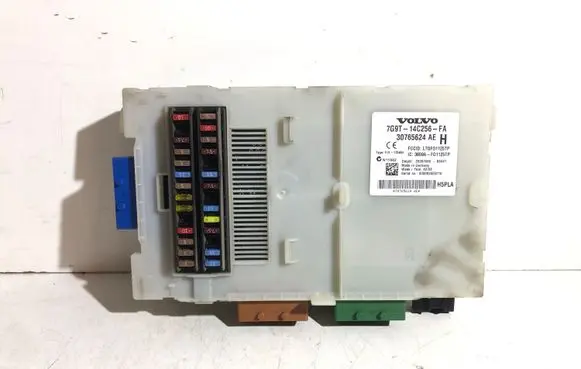 Volvo V70 Fuse module 30765624AE