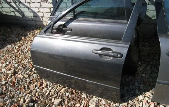 Lexus IS 200-300 Front door 6700153022