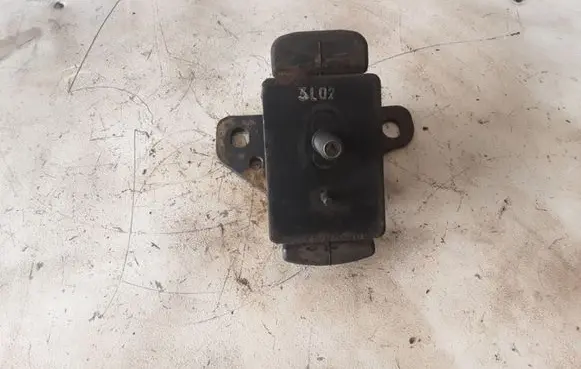 KIA Sorento Engine mount bracket 218123E150