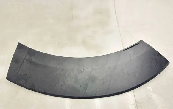 Rear fender molding trim