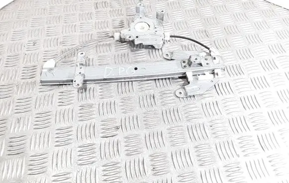 Nissan X-Trail T30 Rear window lifting mechanism without motor
