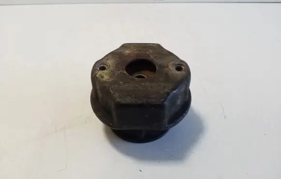 Volkswagen Transporter - Caravelle T4 Engine mount bracket 701199201D