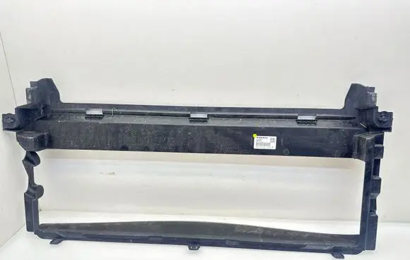 Volvo XC40 Radiator trim 32234000