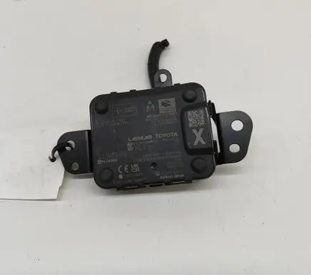 Toyota Yaris Cross Distronic sensor radar 2300008930 10R0611253