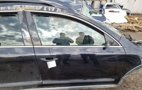 Skoda Superb B6 (3T) Front door LF9R