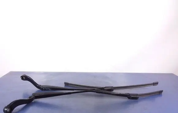Ford Ecosport Front wiper blade arm CN15-17526-DC