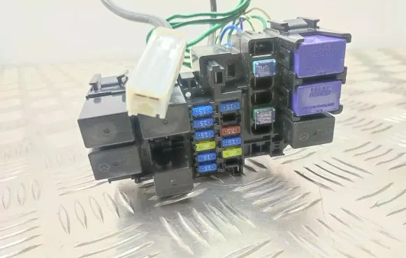Mazda 3 Fuse module
