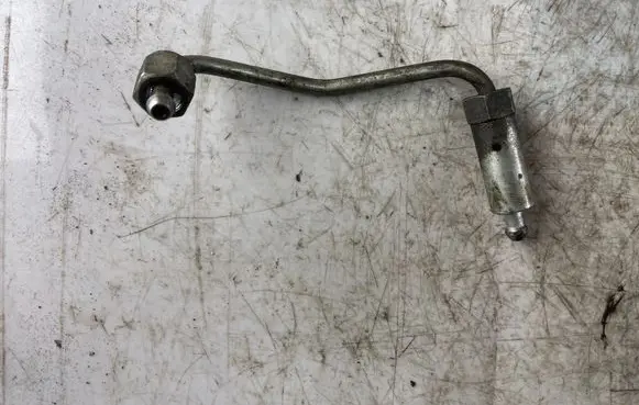 Nissan Navara D40 Fuel injector supply line/pipe 