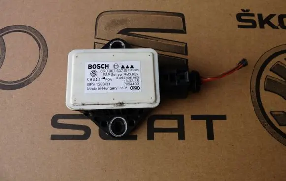 Audi A5 8T 8F ESP acceleration yaw rate sensor 8R0907637B