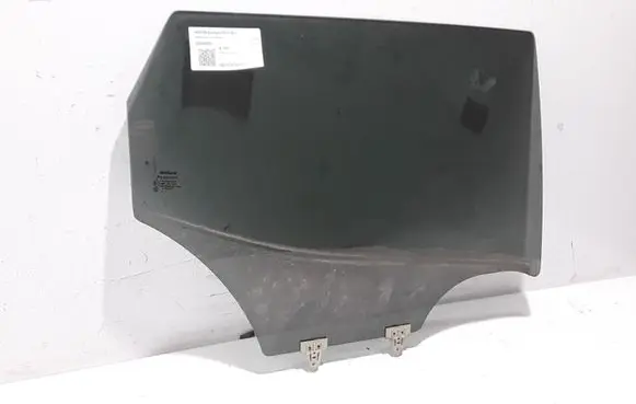 Nissan Qashqai Rear door window glass 823004ET0A