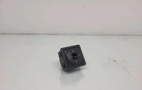 KIA Sportage Wing mirror switch 050224