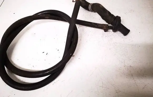 Mercedes-Benz E W210 Engine coolant pipe/hose 21083215