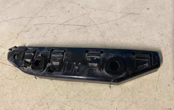 Tesla Model 3 Front bumper mounting bracket 108418100E