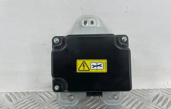 Mercedes-Benz GL X166 Voltage converter inverter A1669820020 15428295