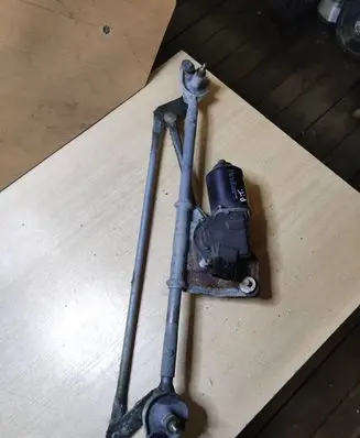 Chrysler PT Cruiser Front wiper linkage and motor 05288695AB 1510105072