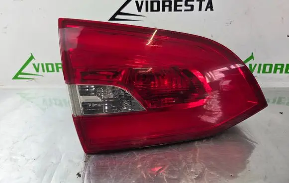 Tailgate rear/tail lights
