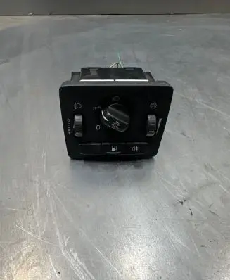 Volvo V50 Light switch 30739298 10W14T 19206